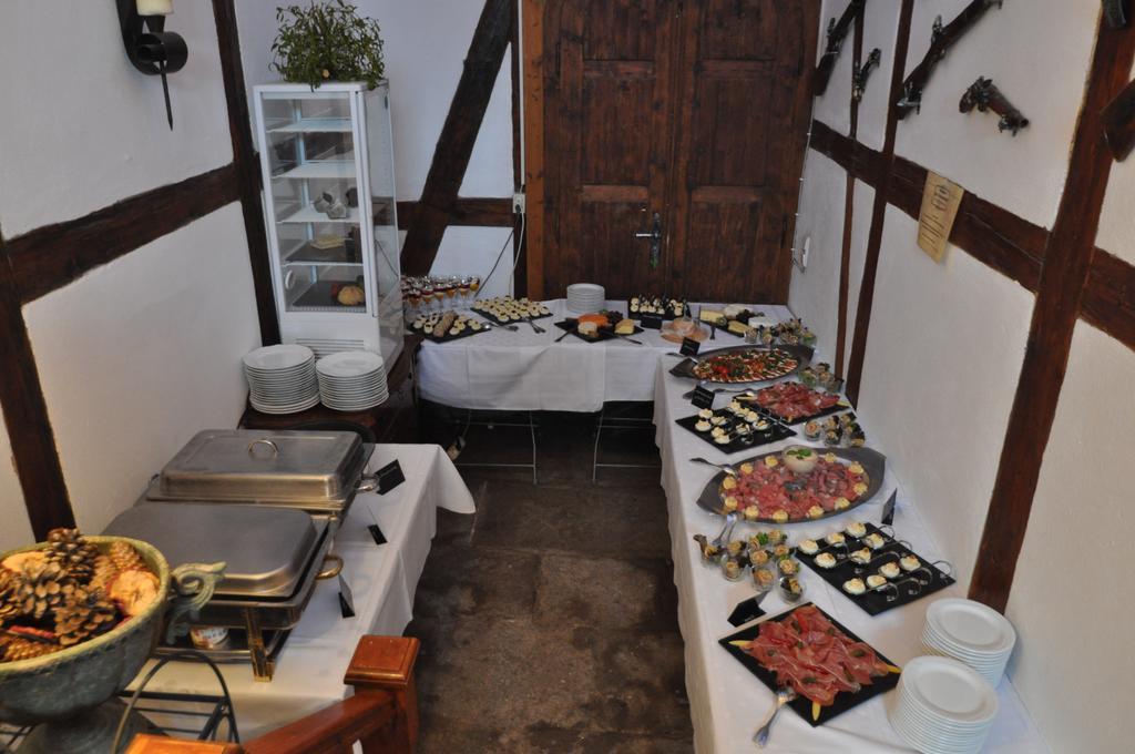 Gasthaus Und Ferienwohnungen "Zum Buechsenmacher" 베르니게로데 외부 사진